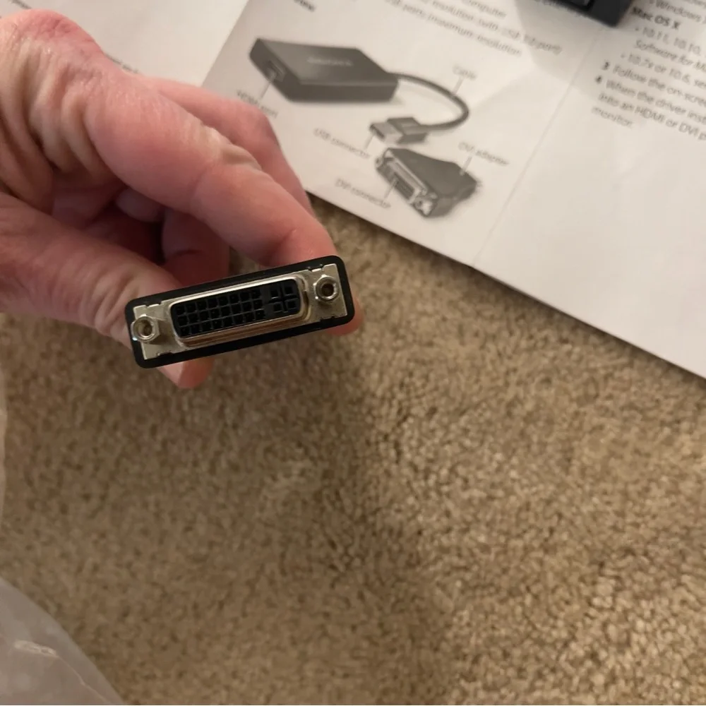INSIGNIA USB to HDMI/DCI adapter LIKE NEW